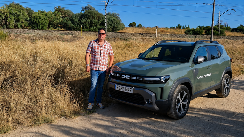 Presentación del Dacia Duster Hybrid 155 Journey durante la prueba de La Guía del Motor
