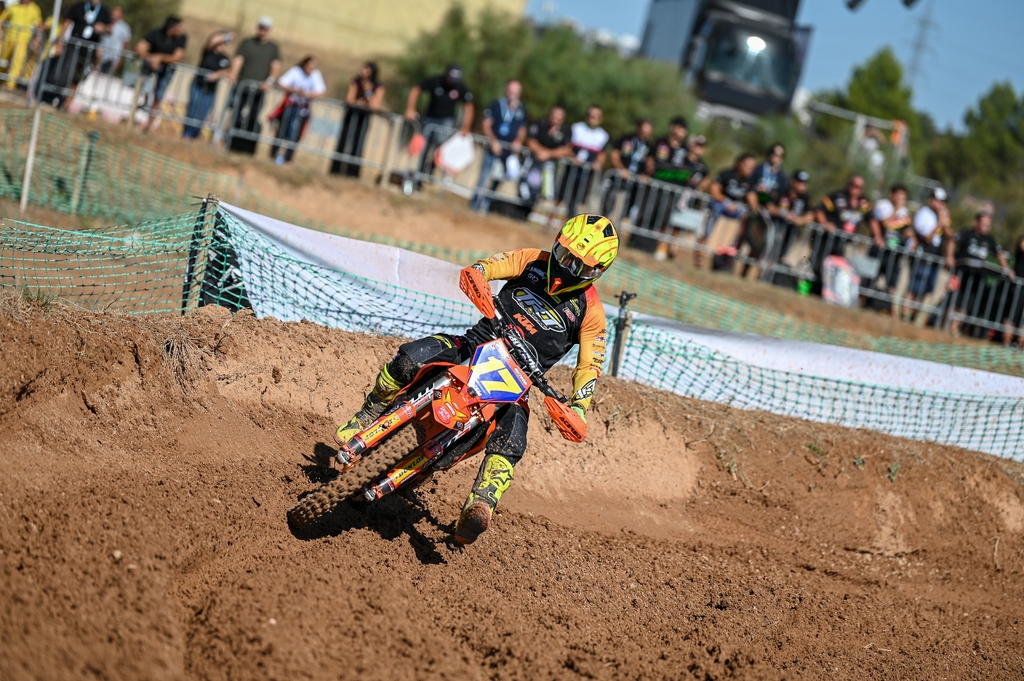 José Antonio Butrón compitiendo en MX1 con TRT Motorcycles en Motorland