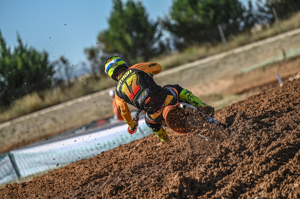 José Antonio Butrón compitiendo en MX1 con TRT Motorcycles en Motorland