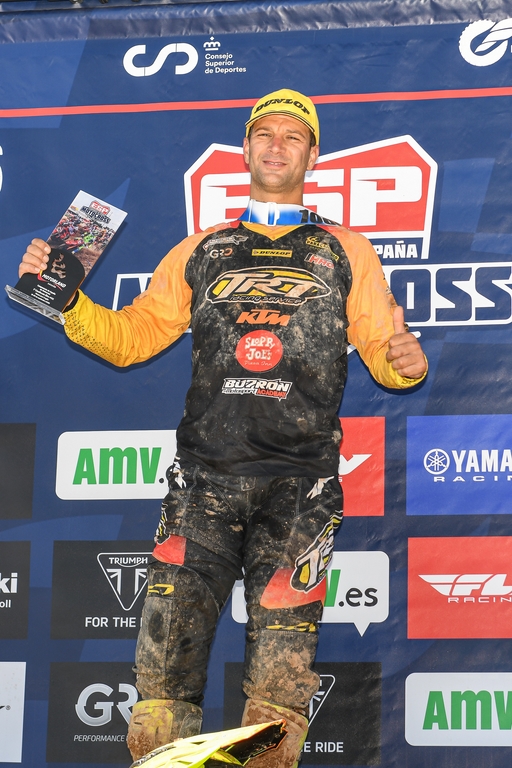 José Antonio Butrón en el podio de MX1 del Nacional de Motocross de Montearagón