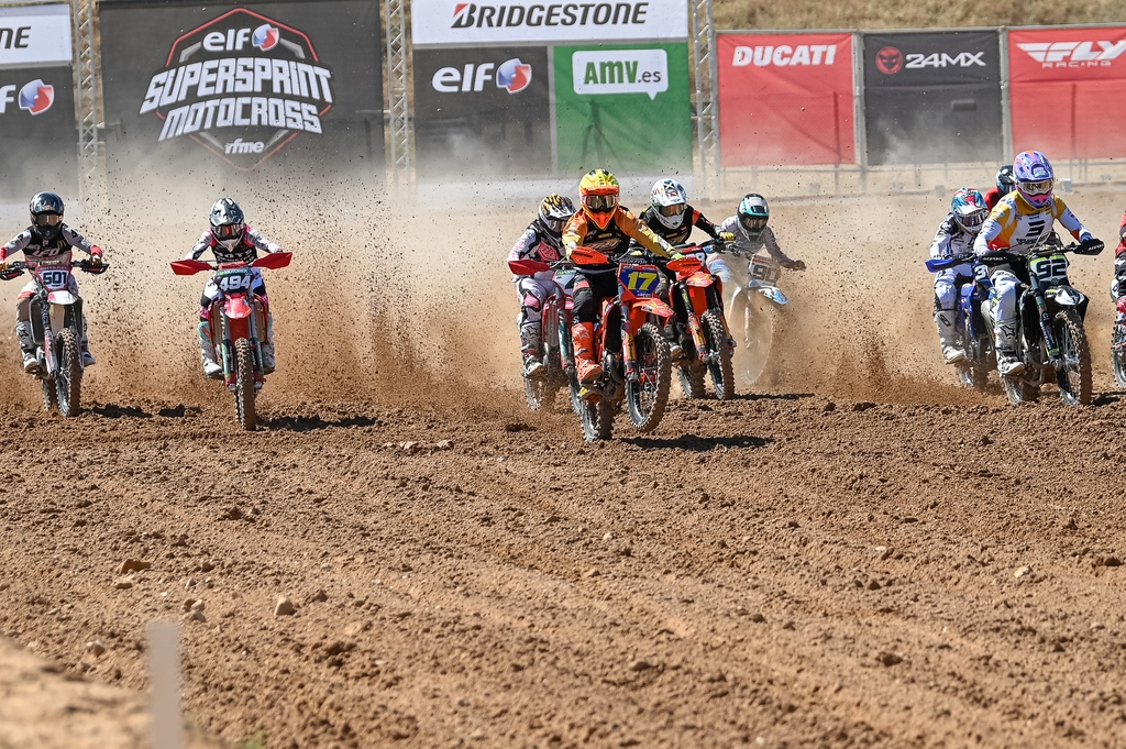 Salida del Campeonato de España de Motocross Élite 2026 en Motorland