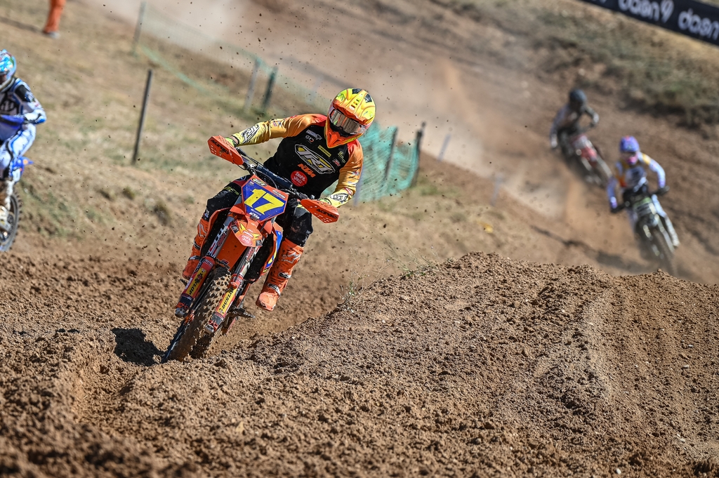 José Antonio Butrón compitiendo en MX1 con TRT Motorcycles en Motorland